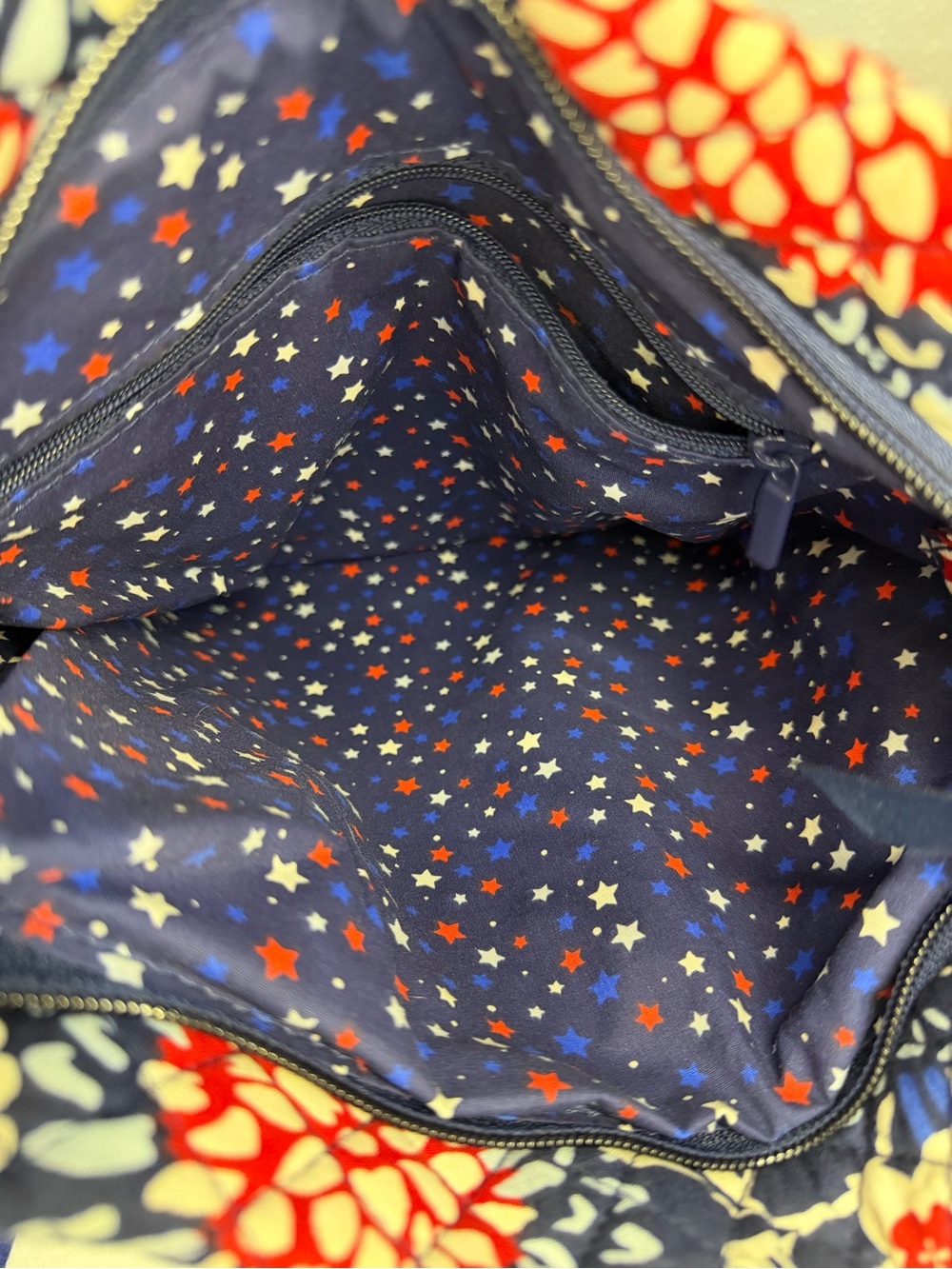 Vera Bradley Triple Zip Crossbody “Red, White, & Blossom” - Picture 6 of 6